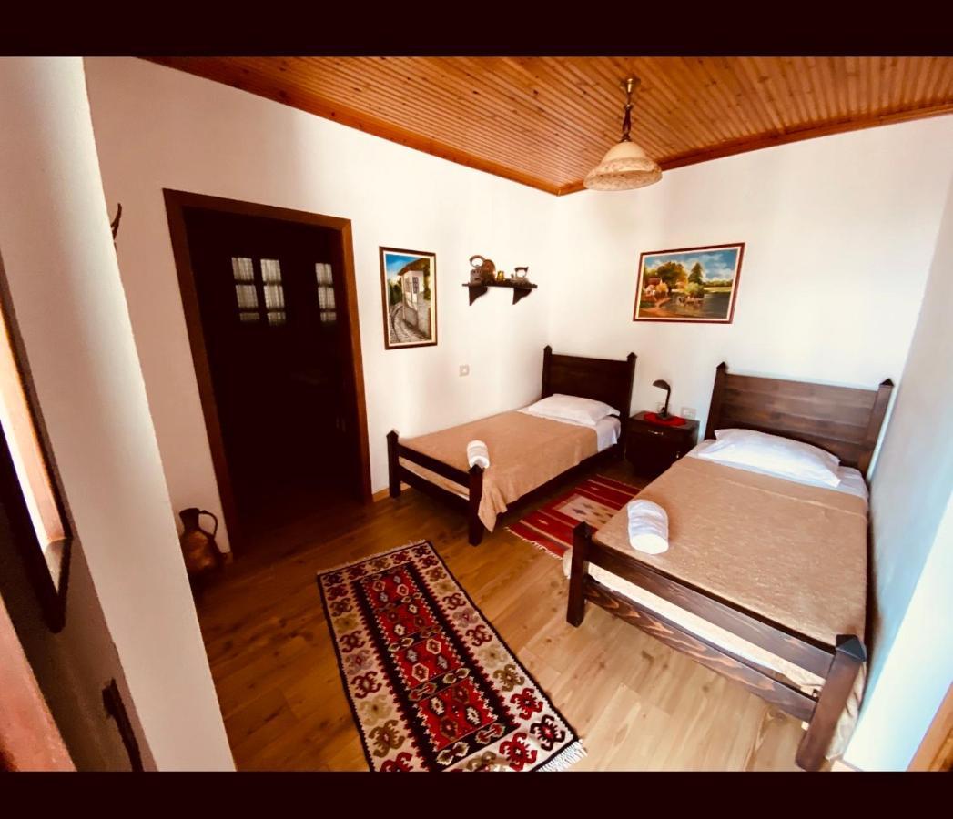 Kris Guesthouse Berat Zewnętrze zdjęcie