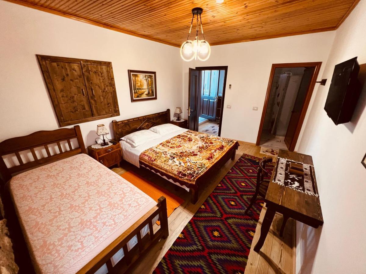 Kris Guesthouse Berat Zewnętrze zdjęcie