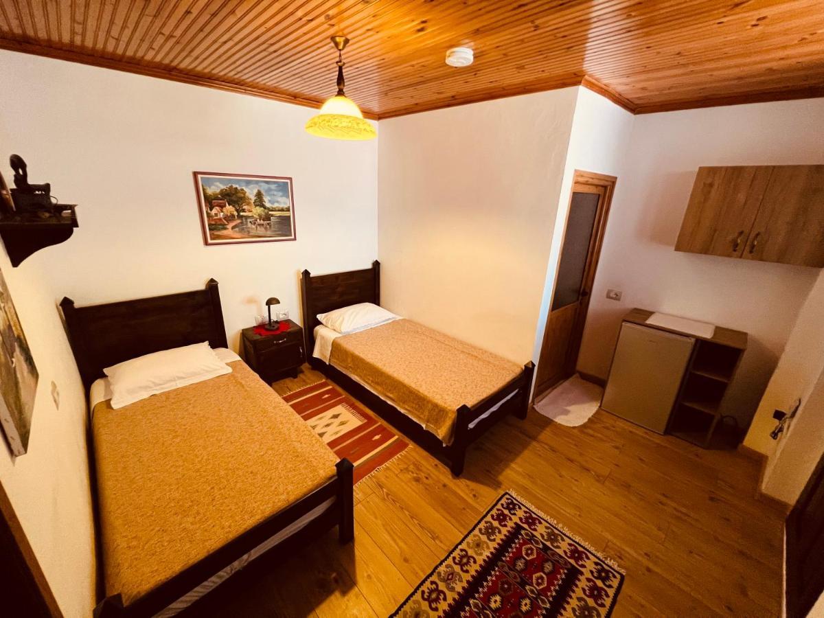 Kris Guesthouse Berat Zewnętrze zdjęcie