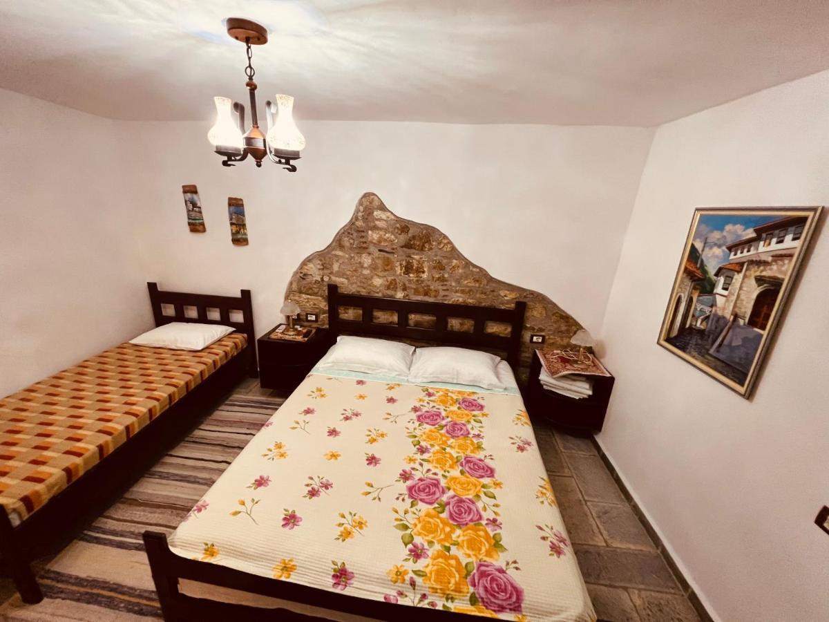 Kris Guesthouse Berat Zewnętrze zdjęcie