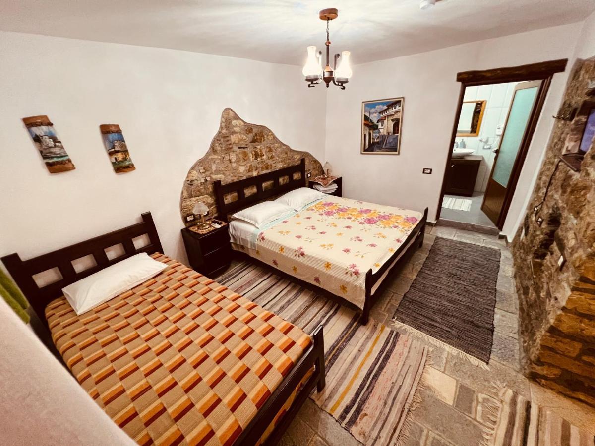 Kris Guesthouse Berat Zewnętrze zdjęcie