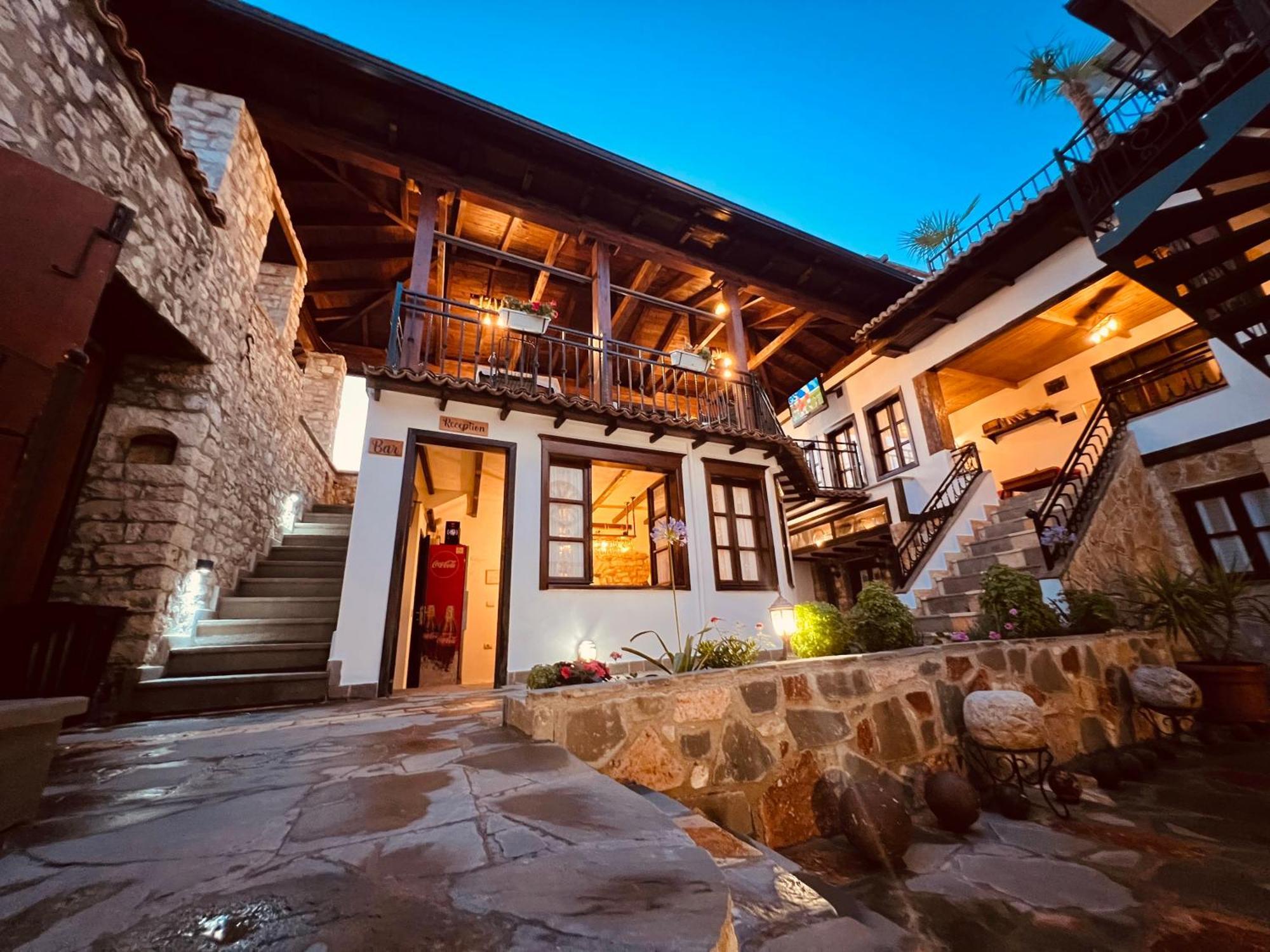 Kris Guesthouse Berat Zewnętrze zdjęcie